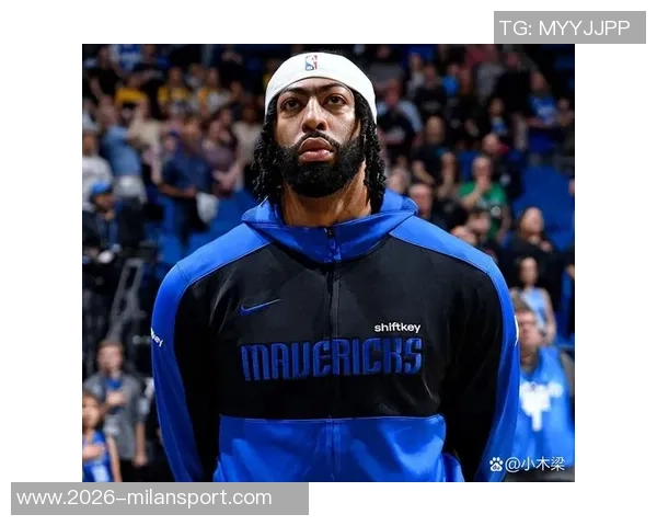 独行侠训练照曝光浓眉佩戴护目镜克莱弗与拉格齐齐亮相展现状态